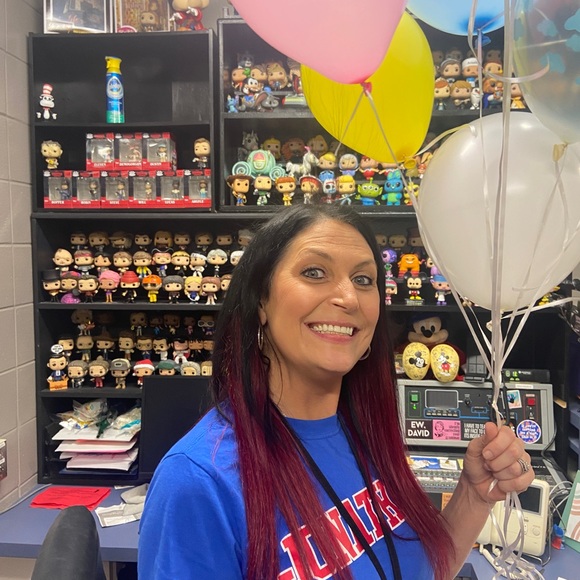 Meet your Posher, Stephanie - Picture 4 of 16